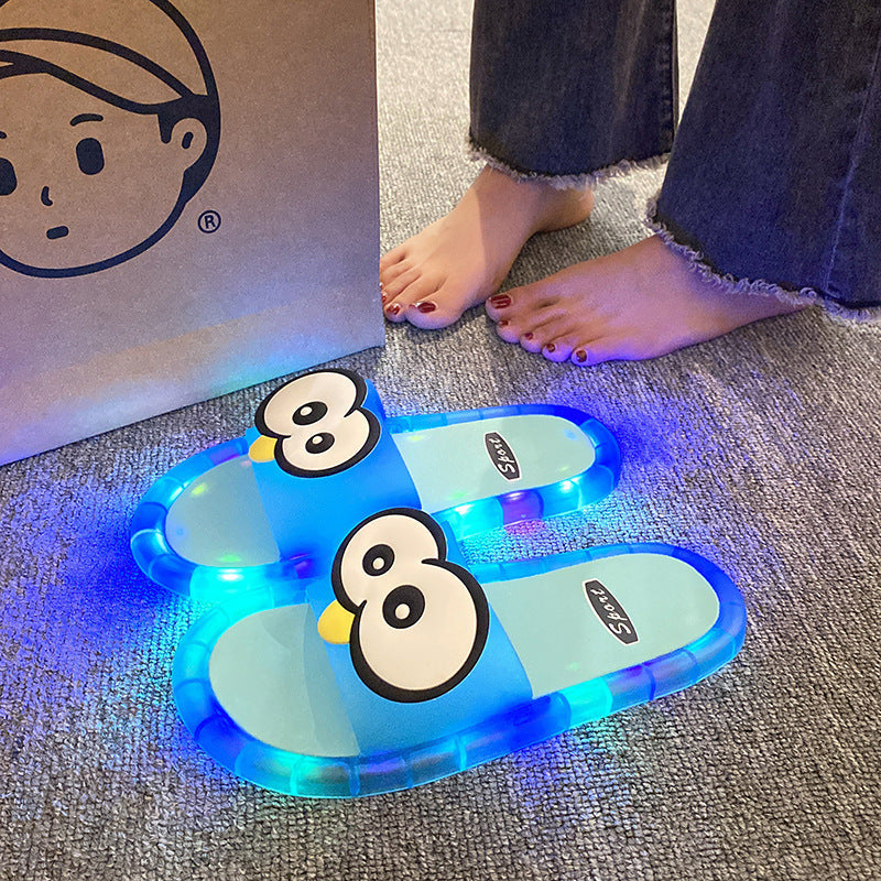 🏖️LAST DAY SALE ONLY £12.99!!🔥Penguin Glow Slippers 🐧✨ Flashing LED Soles • Cosy & Fun for All Ages • Perfect for Gifting! 🎁